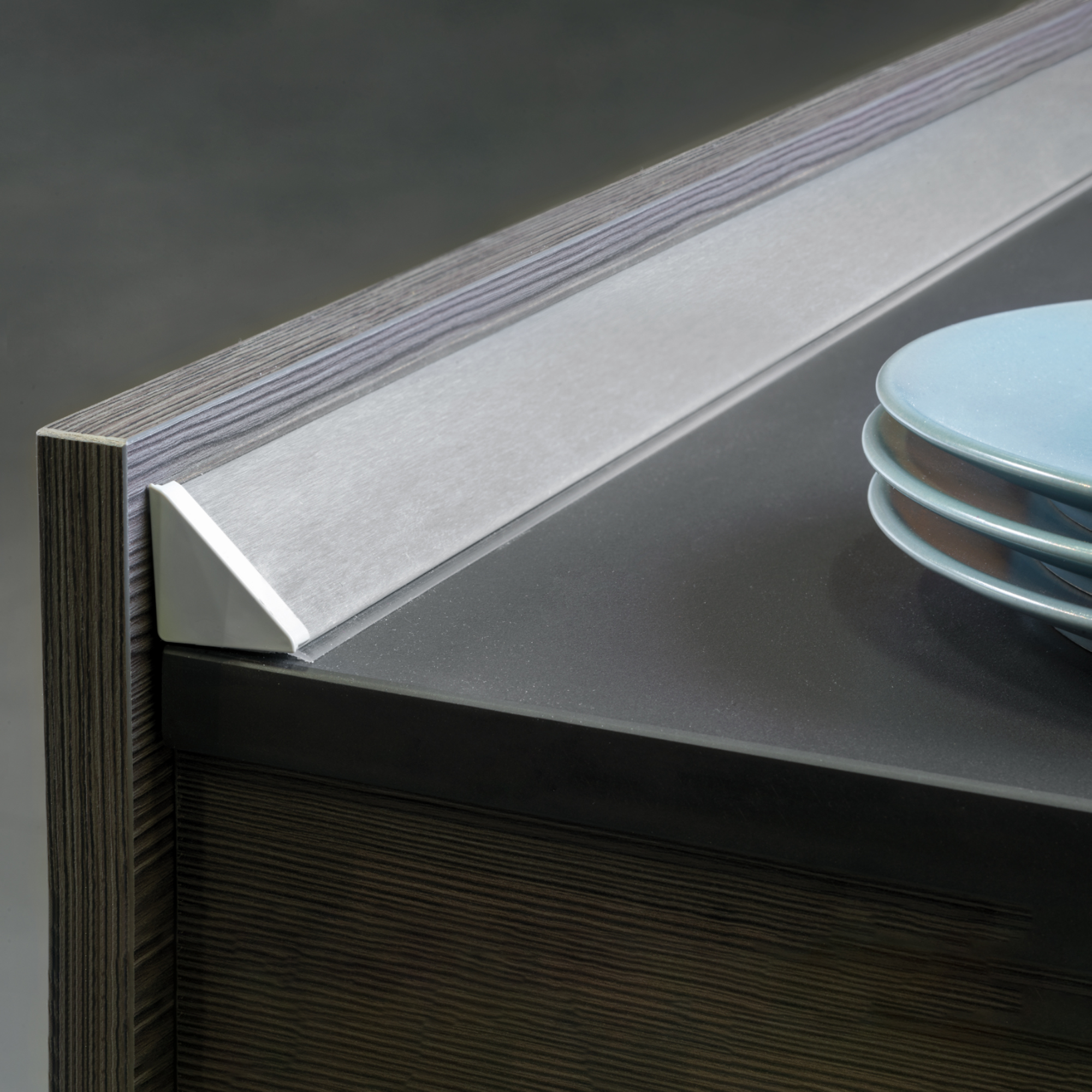 Roda tampo triangular para cozinha, com acessórios para instalação, 4,7 m, plástico, anodizado satinado. - Image 2