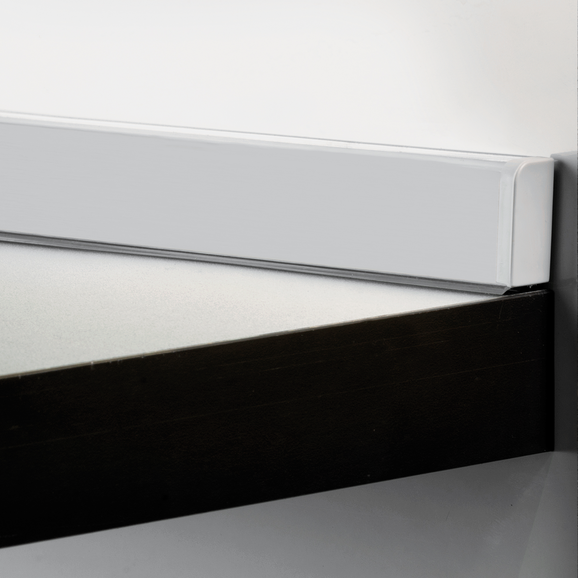 Roda tampo retangular para cozinha, com acessórios para instalação, 3,9 m, plástico, anodizado satinado. - Image 3