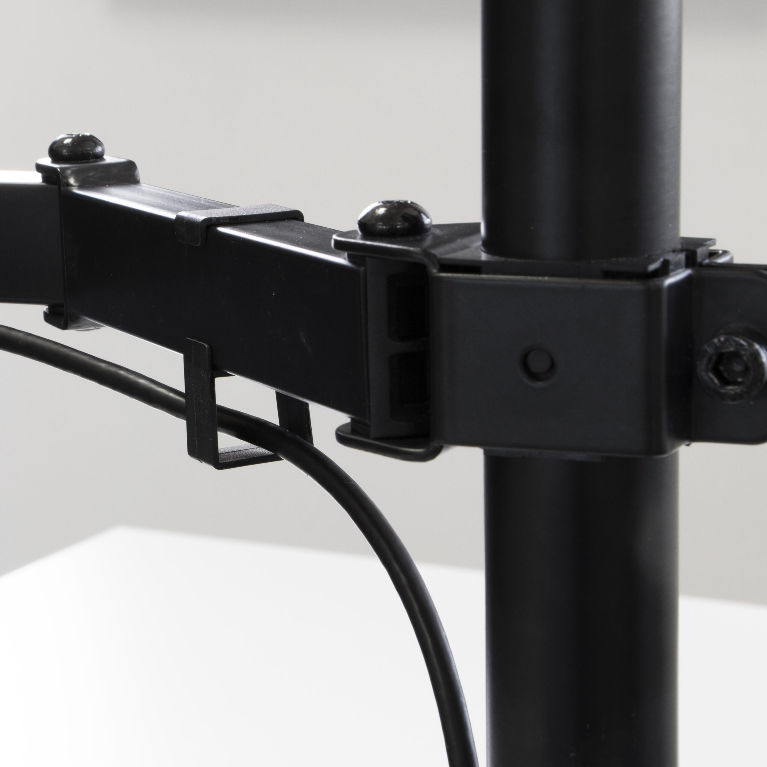 Suporte para monitor de 13 a 32 polegadas para mesa, basculante e giratório, até 8 kg, MAX VESA 75x75mm-100x100 mm, aço, preto. - Image 9