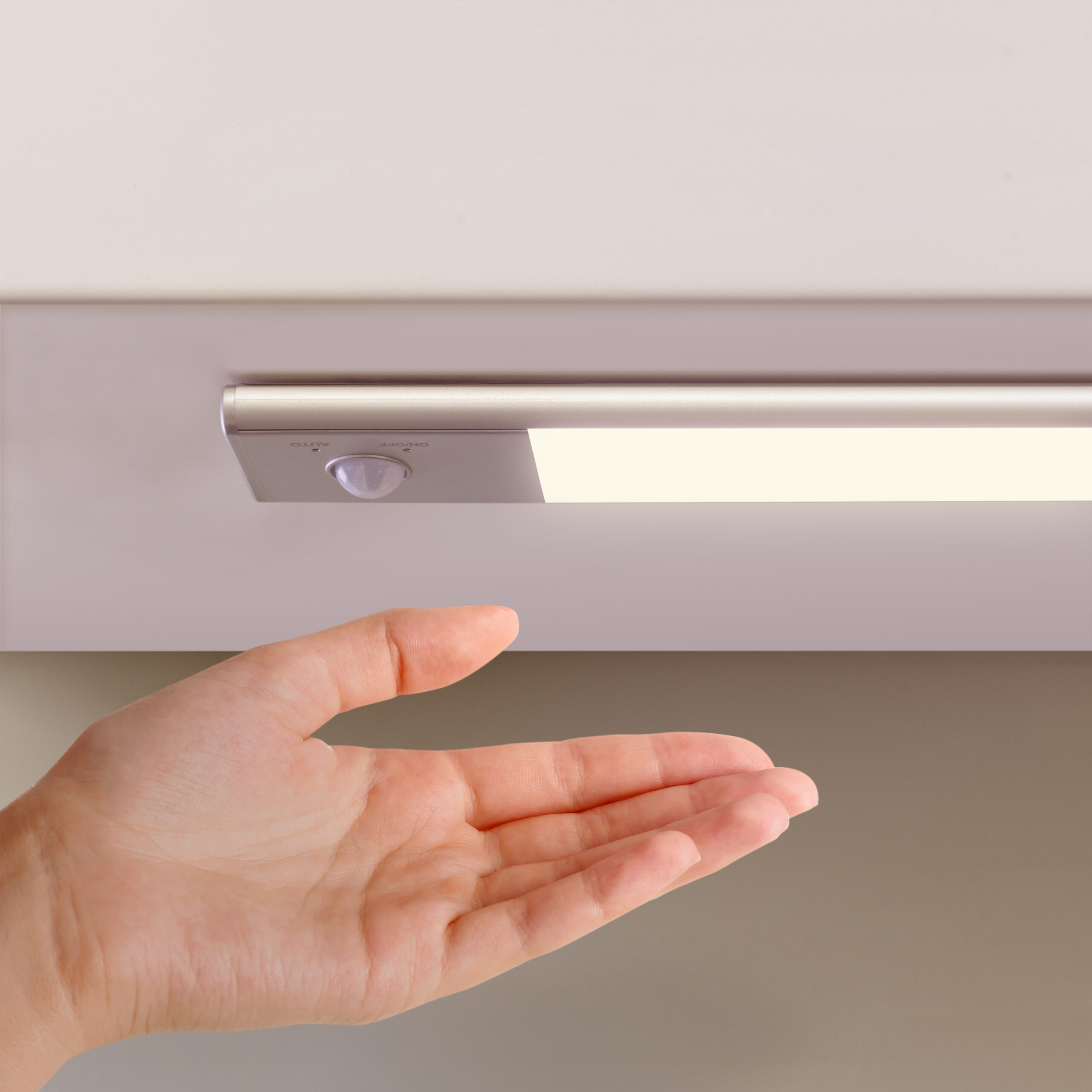 Luz LED Kaus recarregável por USB e com sensor de movimento, Anodizado mate, Plástico e Alumínio - Image 6