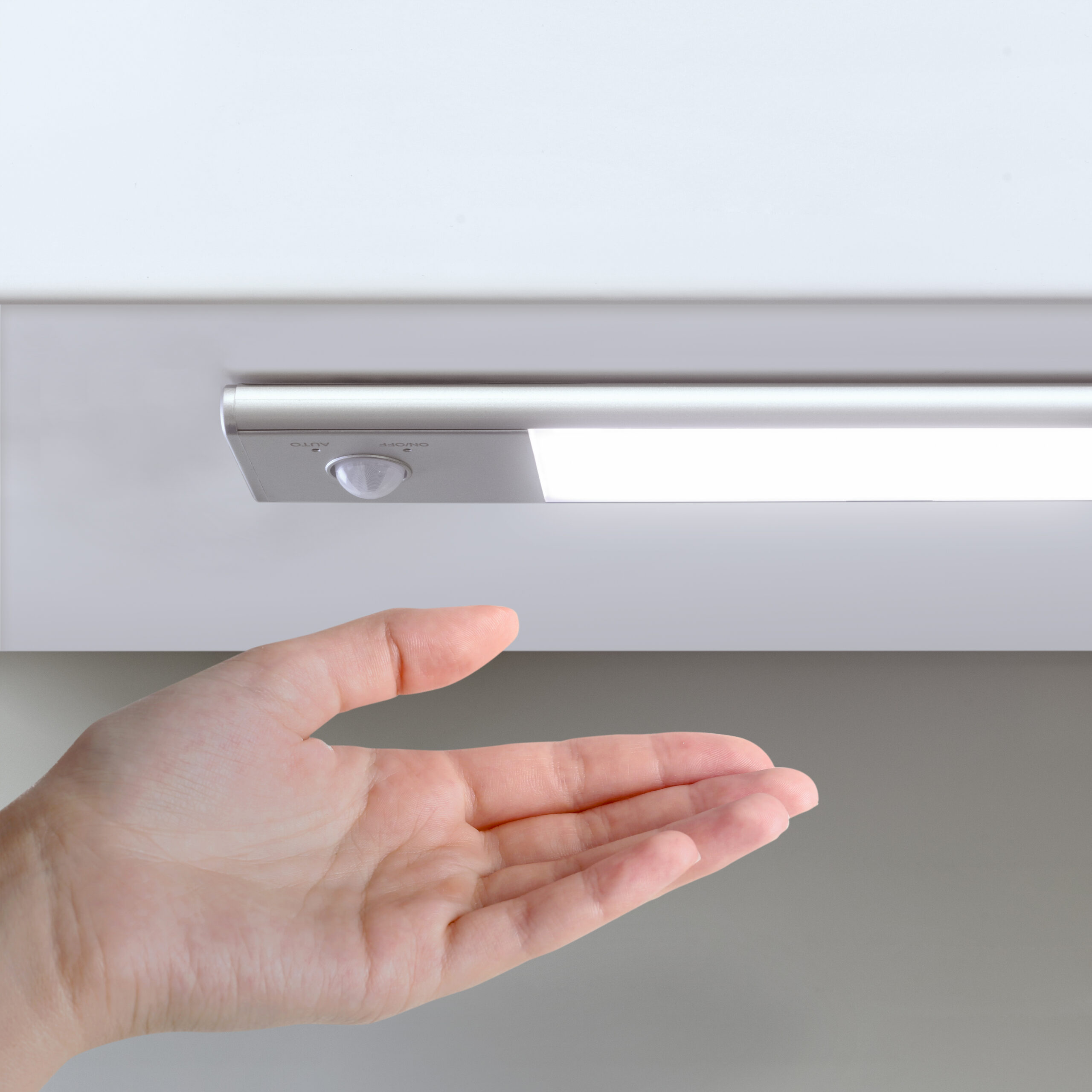 Luz LED Kaus recarregável por USB e com sensor de movimento, Anodizado mate, Plástico e Alumínio - Image 7