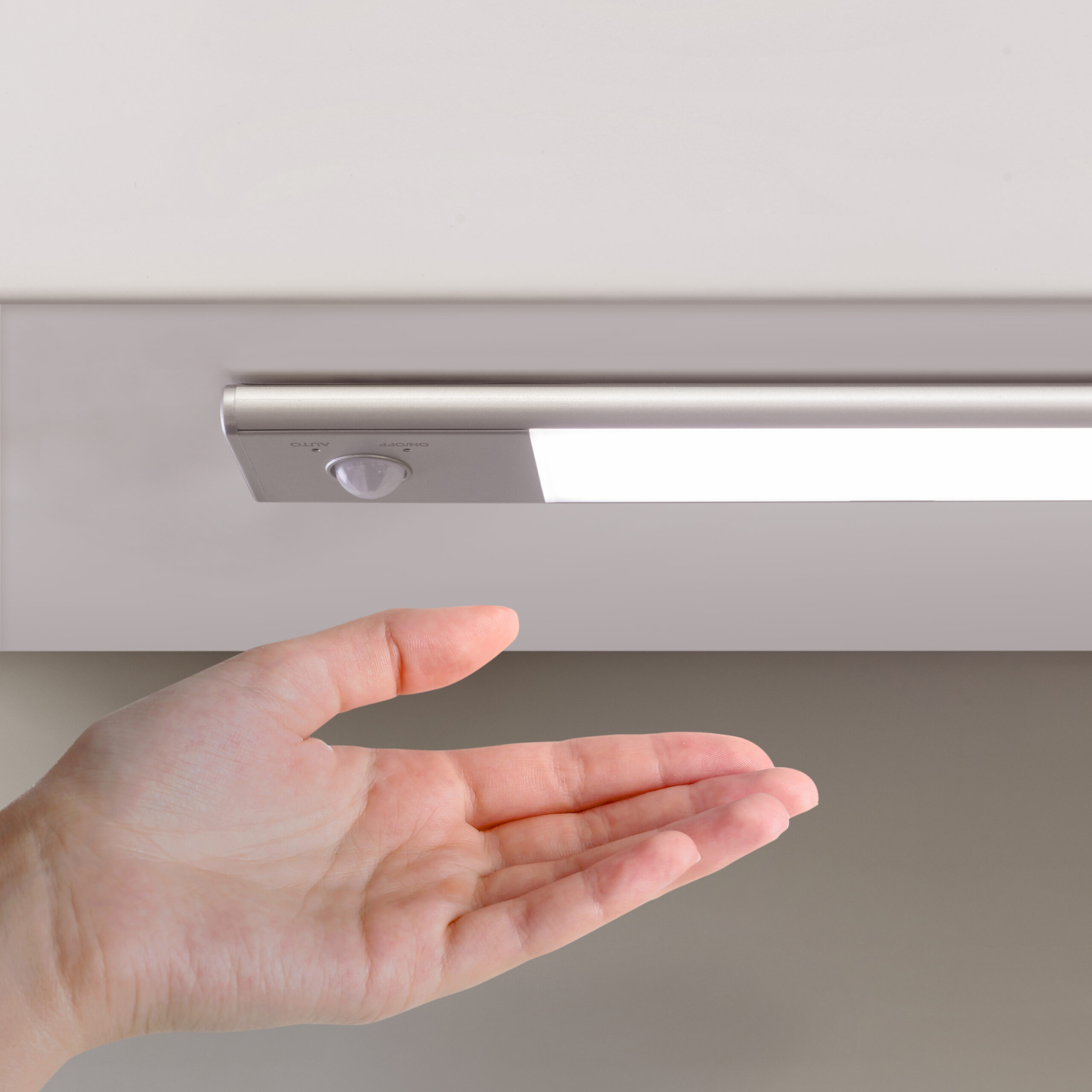 Luz LED Kaus recarregável por USB e com sensor de movimento, Anodizado mate, Plástico e Alumínio - Image 8